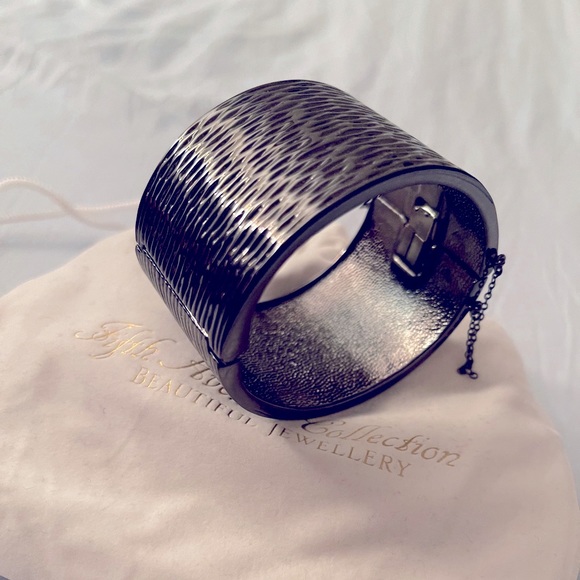 Dark grey metallic necklace and bangle - Picture 2 of 4